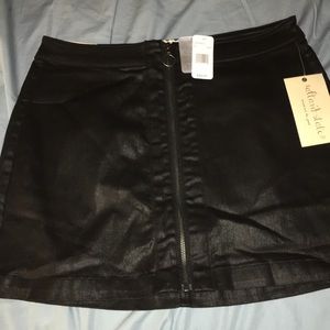 Leather black skirt from altarid state